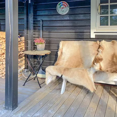 3 Bedroom Beautiful In بيت للعطل