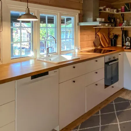 3 Bedroom Beautiful In Prázdninový dům *